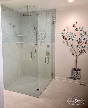 Стеклянная дверь для угловой душевой